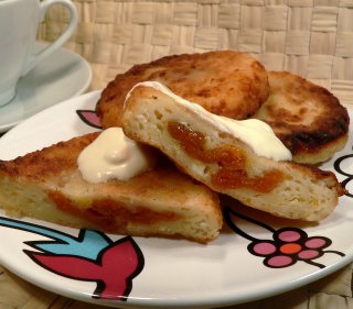 Сырники с курагой Сырники с курагой